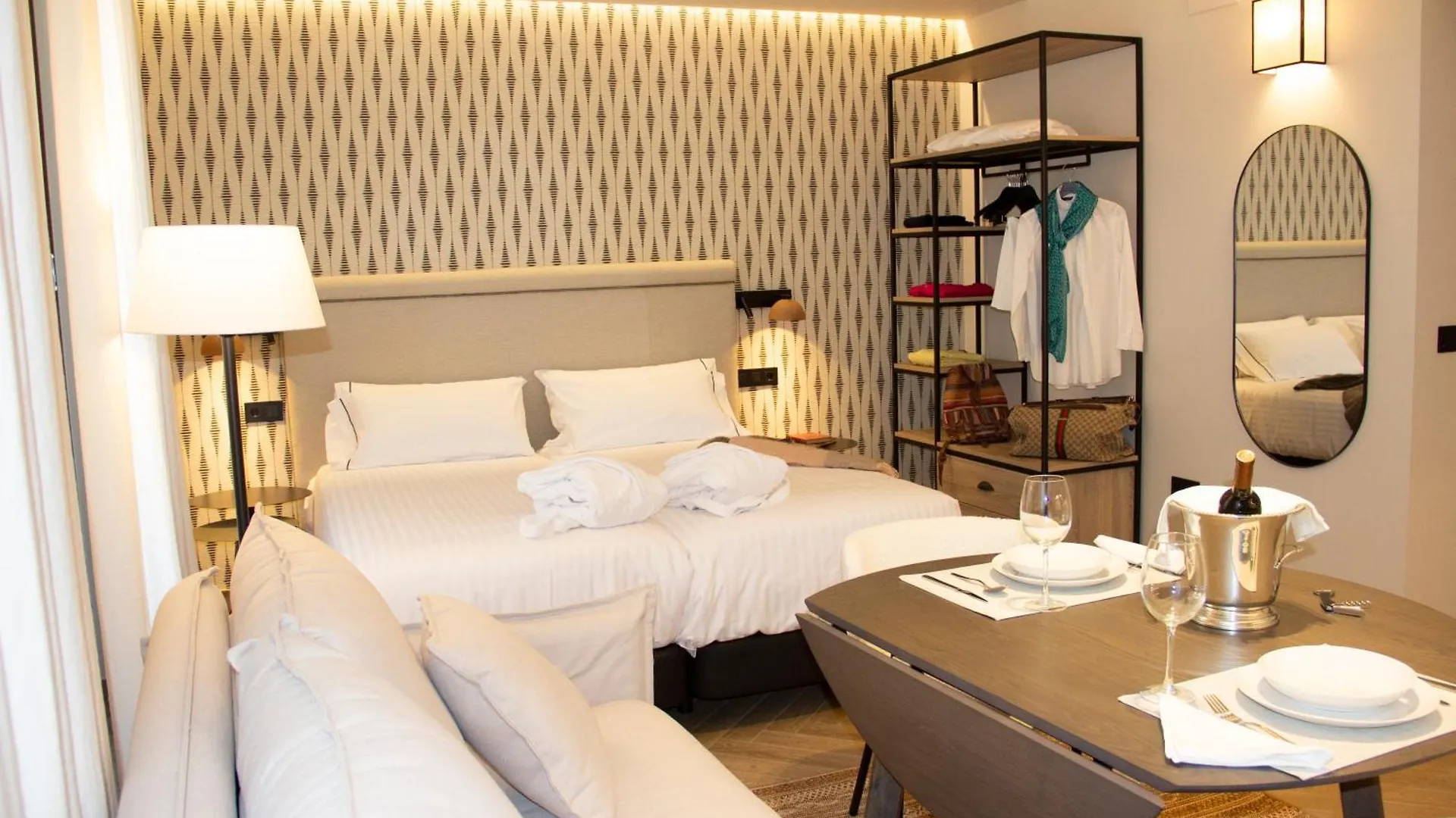 Puerta De La Ribera Suites Cordoba