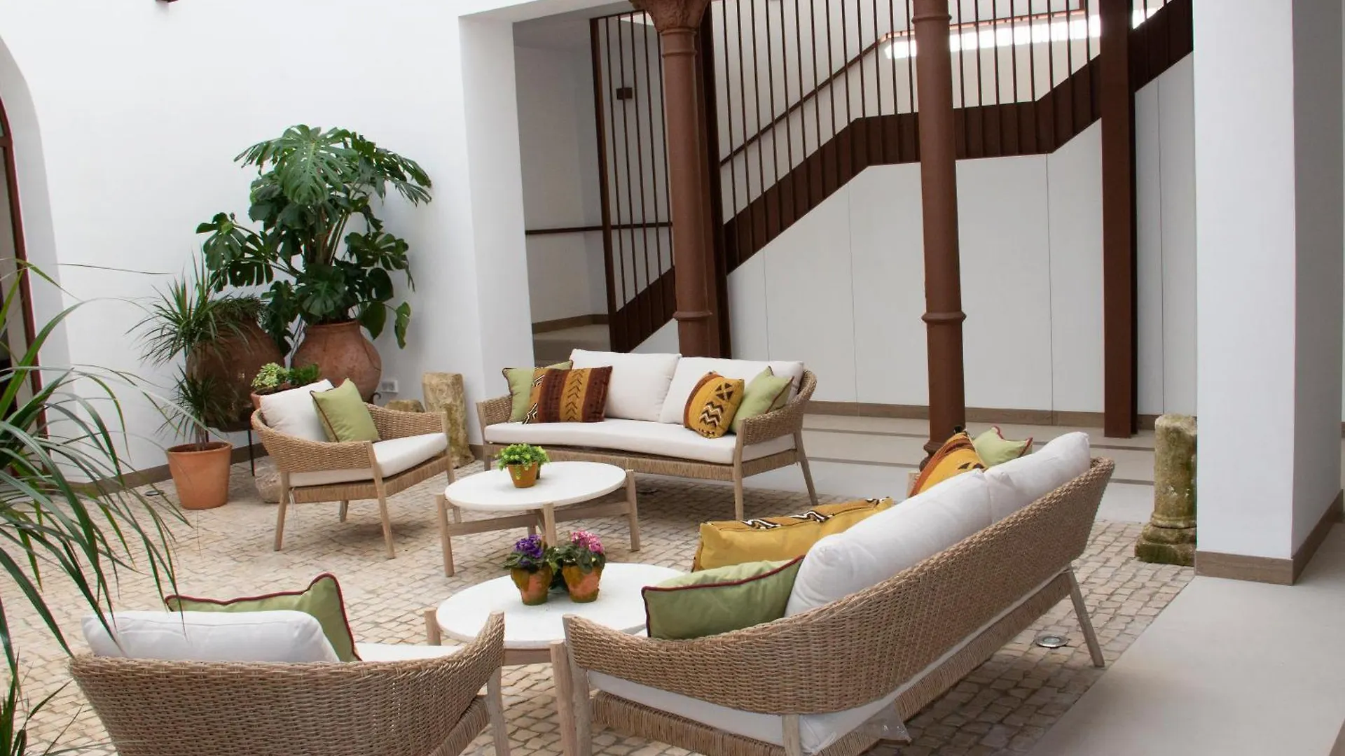 Aparthotel Puerta De La Ribera Suites Cordoba